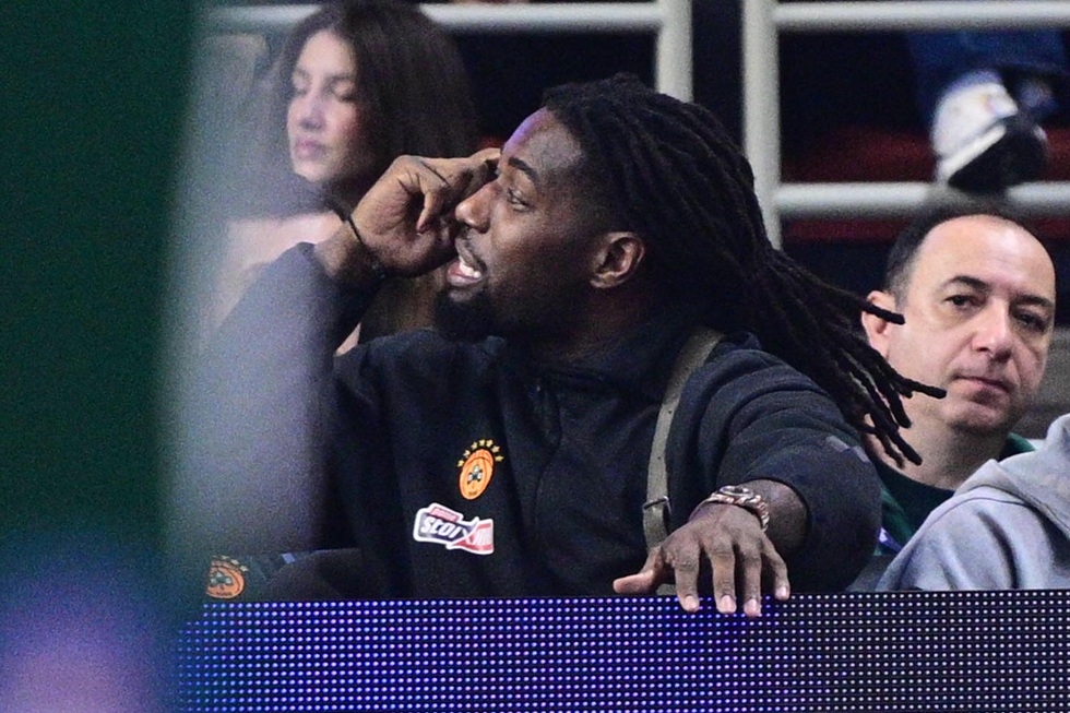 Άνοιξε διάλογο με οπαδούς του Ολυμπιακού ο Λεσόρ