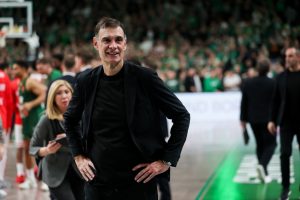 Μπαρτζώκας: «Έπρεπε να έχουμε καλύτερες αποφάσεις στο τέλος» – Τι είπε για Μιλουτίνοφ, Βεζένκοφ