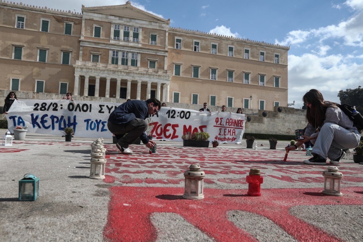 Τέμπη: «Δεν ξεχνάμε, δεν συγχωρούμε» – Ξεσηκωμός σε όλη τη χώρα, για τα 3 χρόνια από το πολύνεκρο δυστύχημα