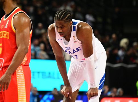 Αντετοκούνμπο: «Μας έλειψε η ενέργεια – Δεν είναι δικαιολογία ότι δεν προπονηθήκαμε όλοι μαζί»