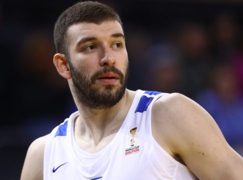 Πρόβλημα με Ρογκαβόπουλο στην Εθνική, αμφίβολος για το δεύτερο ματς με το Μαυροβούνιο