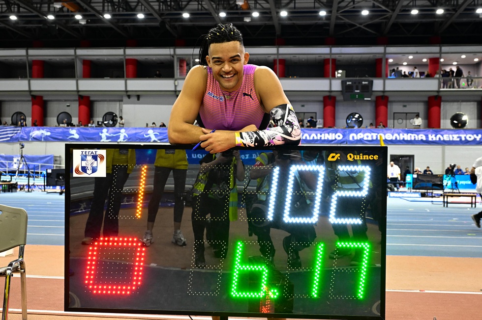 Εμμανουήλ Καραλής: Ο υπεραθλητής του Ολυμπιακού κατακτά τον κόσμο! (vids)
