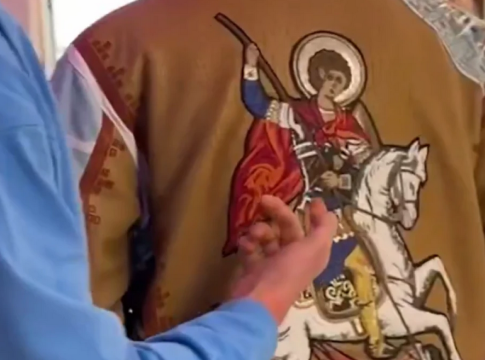 Απίθανο σκηνικό στο NBA: Το σακάκι «Άγιος Γεώργιος» του Τάουνς και η ατάκα του Γιόκιτς (vid)