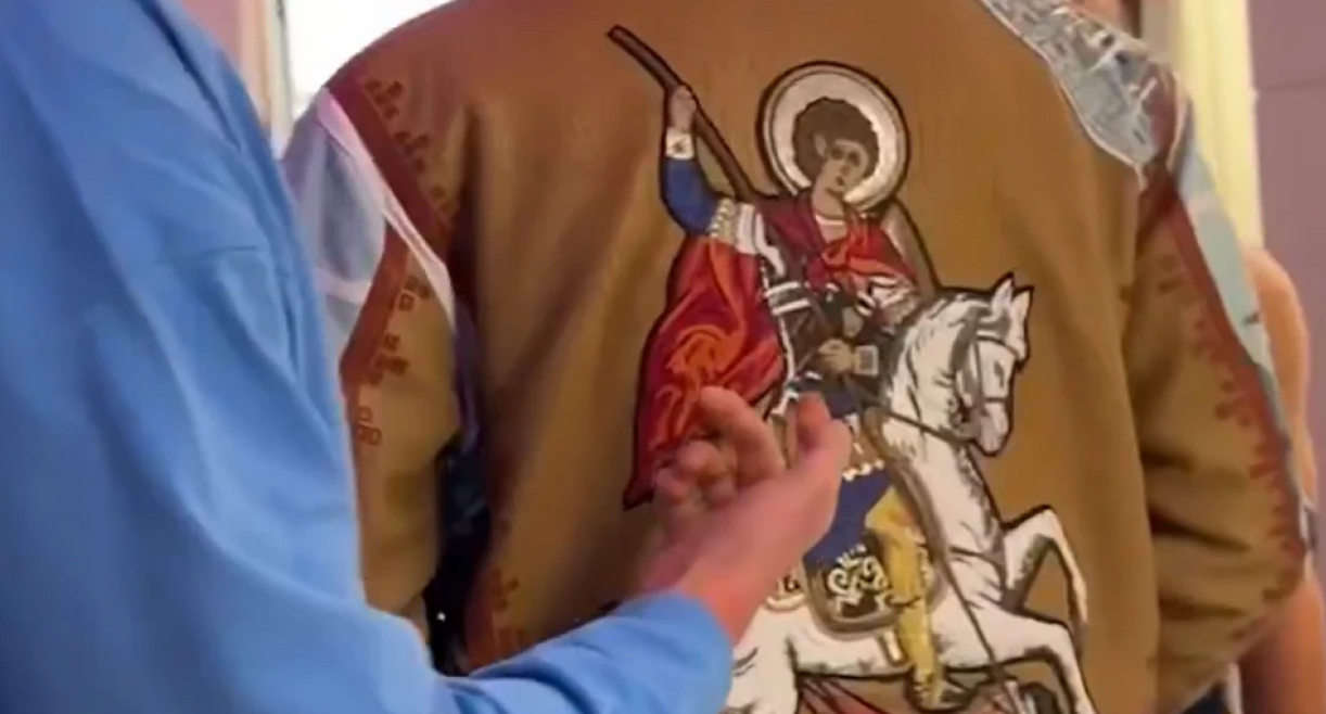 Απίθανο σκηνικό στο NBA: Το σακάκι «Άγιος Γεώργιος» του Τάουνς και η ατάκα του Γιόκιτς (vid)