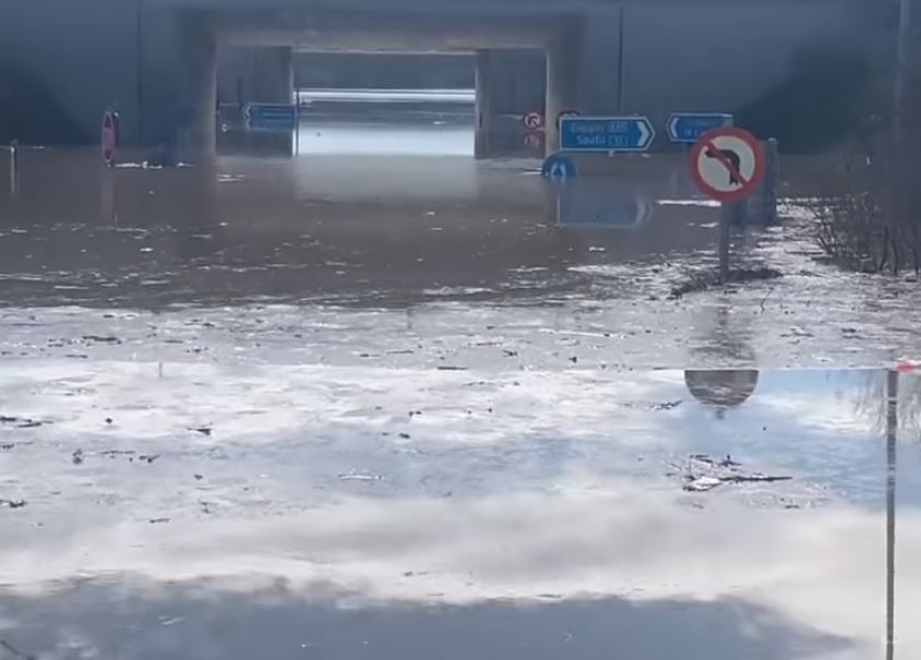 Παραμένει στο κόκκινο ο Έβρος – Έφτασε στα 7 μέτρα η στάθμη του νερού, δραματικές ώρες για τους κατοίκους