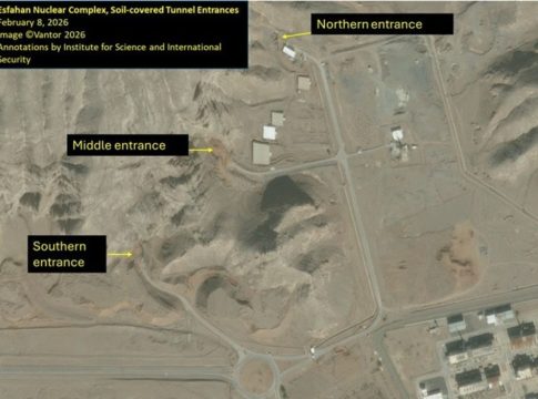 Ιράν: Κάλυψε με χώμα τις εισόδους των τούνελ στο πυρηνικό εργοστάσιο του Ισφαχάν – Δορυφορικές φωτογραφίες