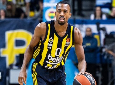 ΜακΚόλουμ: «Όταν η μπάλα στη Euroleague καίει, ο Ολυμπιακός δεν αντέχει τη πίεση»