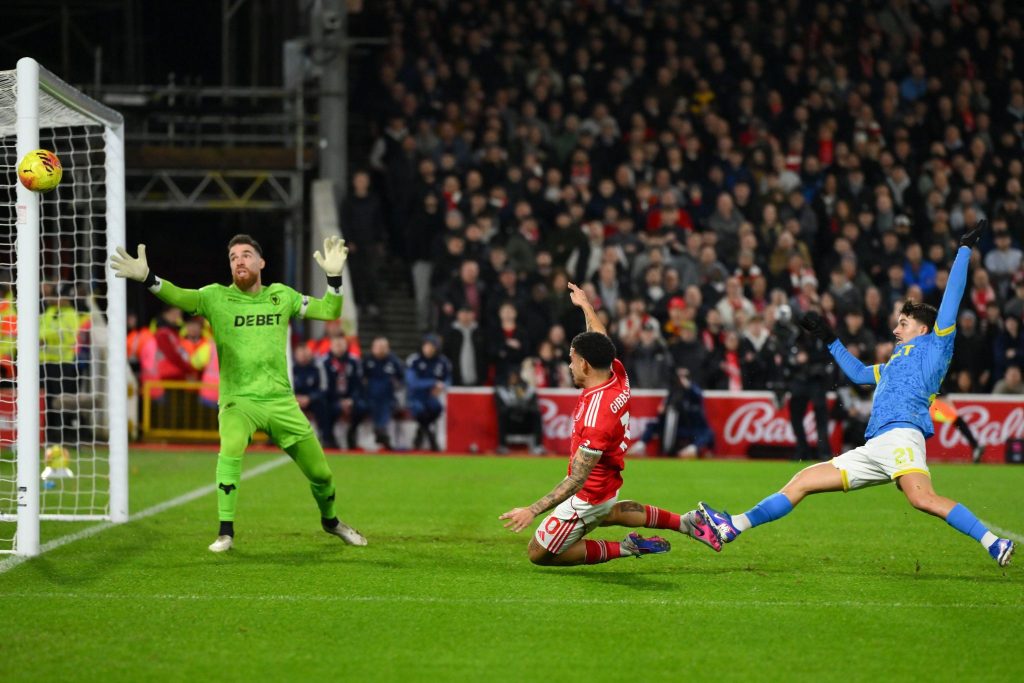 Νότιγχαμ Φόρεστ – Γουλβς 0-0: Ανεπανάληπτο σφυροκόπημα με 35 τελικές από τους Reds, αλλά…