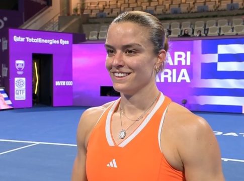 Το χαμόγελο «λέει» τα πάντα για την Σάκκαρη (vids)