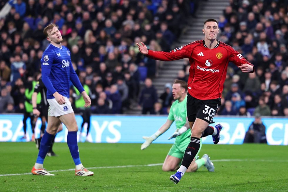 Έβερτον – Μάντσεστερ Γιουνάιτεντ 0-1: Νίκη-δήλωση για την τετράδα με «χρυσή» αλλαγή Σέσκο