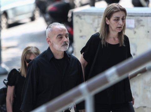 Συγκλονίζει η μητέρα του Άλκη Καμπανού: «Πρωτομηνιά Φλεβάρη κι ο Άλκης είναι εδώ…» (pic)