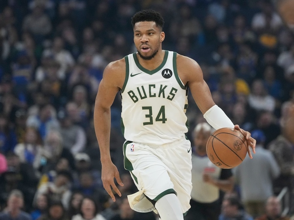 «Έτοιμοι να τα δώσουν… όλα για τον Αντετοκούνμπο οι Λέικερς»