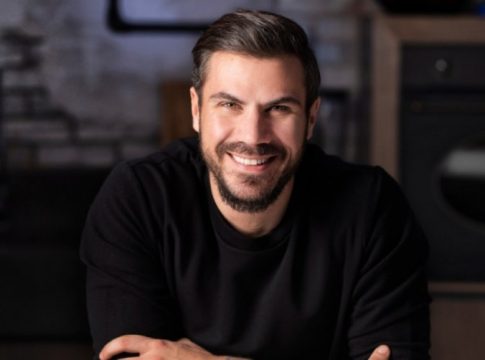 Σοβαρό ατύχημα για τον Άκη Πετρετζίκη: Τι συνέβη στον γνωστό σεφ (vid)