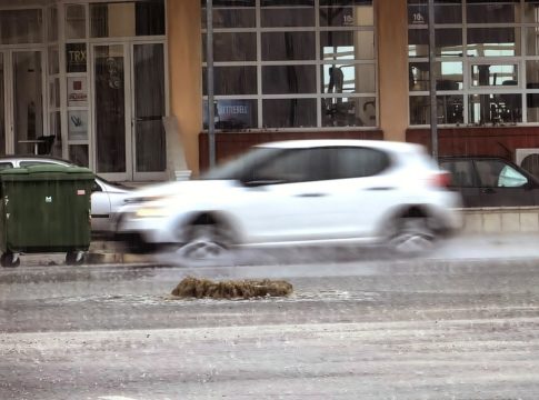 Νέο έκτακτο δελτίο για την κακοκαιρία: Πού θα χτυπήσουν ισχυρές καταιγίδες τις επόμενες ώρες