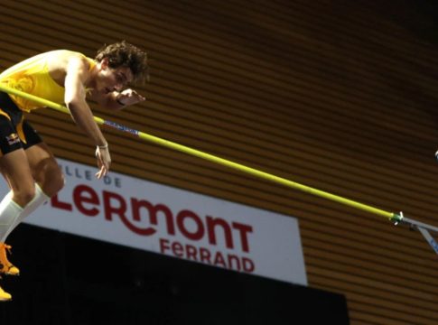 Ξεκίνημα της σεζόν με νίκη για τον Ντουπλάντις, άφησε 3ο τον Εμμανουήλ Καραλή