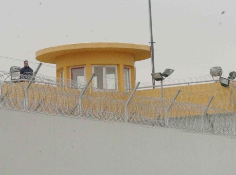 Κατασχέσεις αυτοσχέδιων όπλων στις φυλακές Δομοκού – Έρευνες μετά τη δολοφονία του 43χρονου ισοβίτη