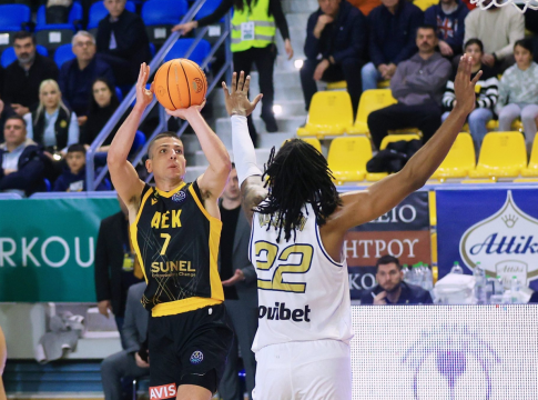 Πρόβλημα με Φλιώνη στην ΑΕΚ