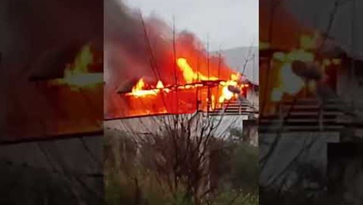 Πάτρα: Μεγάλη φωτιά σε διώροφη κατοικία στο Νέο Σούλι