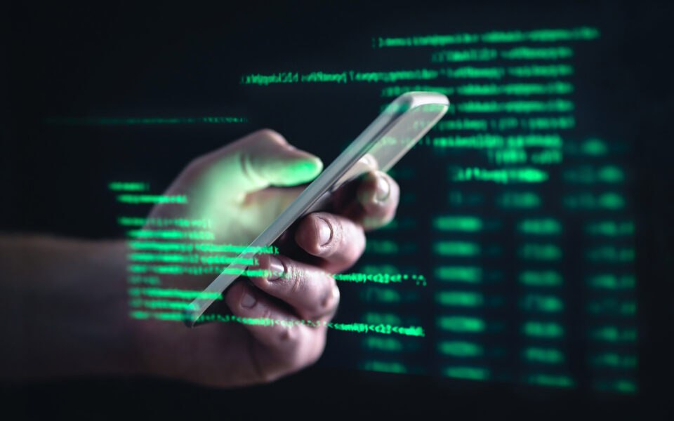 Κατασκοπεία: Τα μυστικά του κινέζικου λογισμικού στο κινητό του 54χρονου σμήναρχου