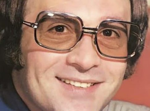 Πέθανε με φριχτό τρόπο στο νοσοκομείο στα 52 του Έλληνας τραγουδιστής (vids)