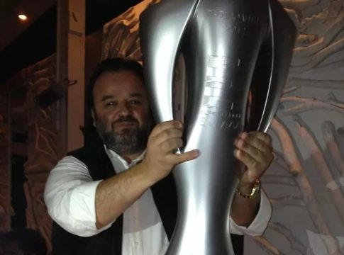 Όταν ο Μάριος Ηλιούπουλος πανηγύριζε με την κούπα του Ολυμπιακού το 2012