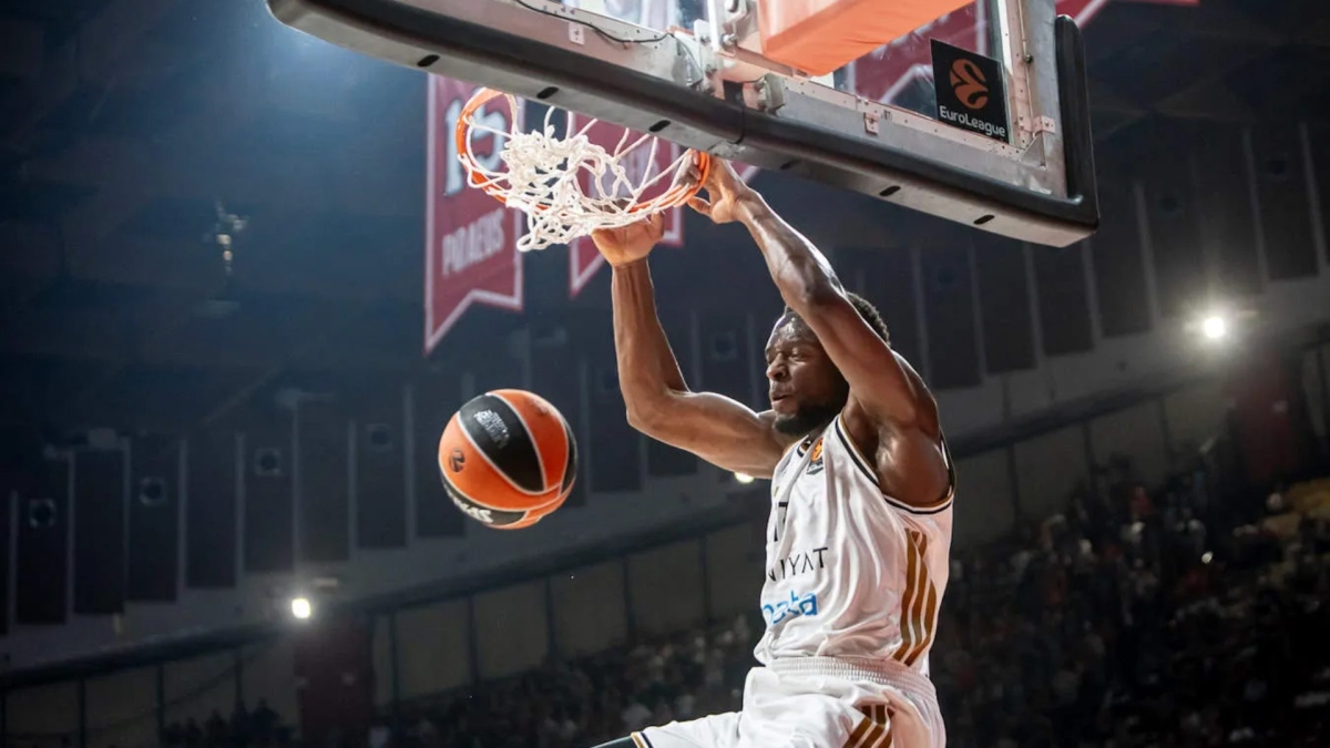 Μφιόντου Καμπενγκέλε: Ο πρώην σέντερ της ΑΕΚ που έκανε το ματς της ζωής του