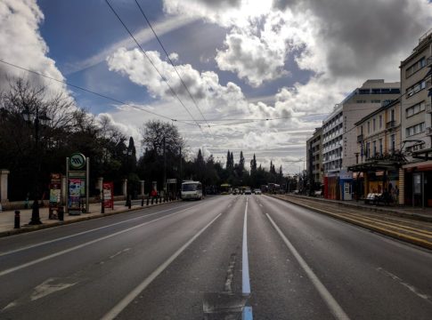 Βελτιωμένος ο καιρός το Σάββατο: Άνοδος της θερμοκρασίας και αφρικανική σκόνη – Πού θα βρέξει