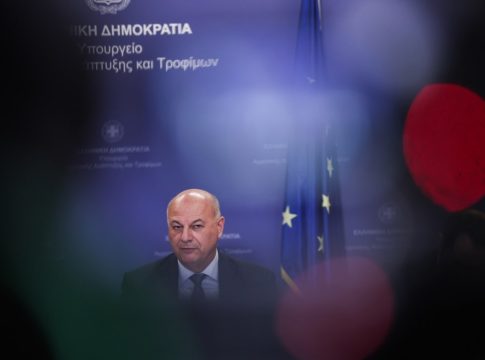 Με τη βούλα της κυβέρνησης συνεχίζεται το πάρτι στον ΟΠΕΚΕΠΕ