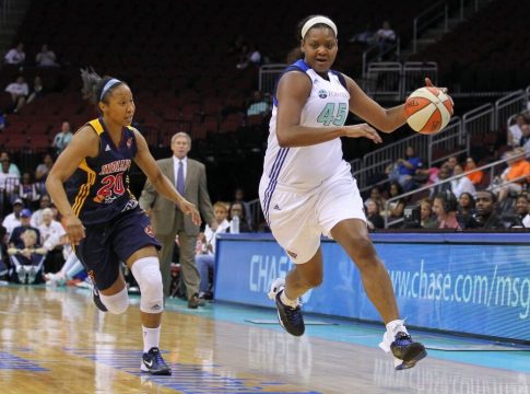 Πέθανε σε ηλικία 43 ετών η πρώην παίκτρια του WNBA, Κάρα Μπράξτον