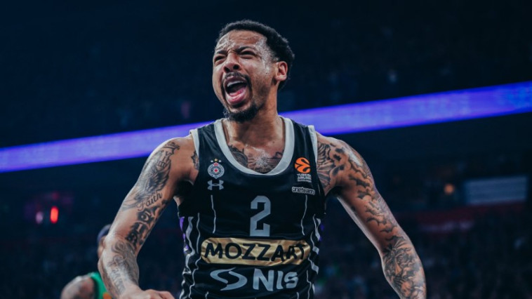 Κάρλικ Τζόουνς: «Ανυπομονώ να επιστρέψω στο γήπεδο – Ήταν ένα μακρύ ταξίδι»