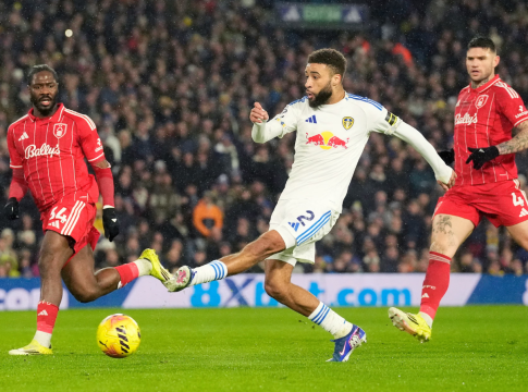 Λιντς – Νότιγχαμ Φόρεστ 3-1: Βήμα παραμονής για τα «παγώνια»