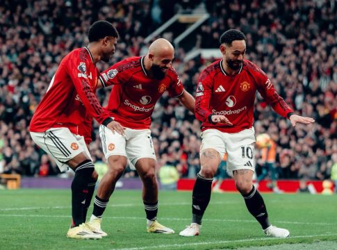 Σπουδαία νίκη στο τέλος για τη Γιουνάιτεντ, ισοπαλία για Φόρεστ και Πάλας στο «Σίτι Γκράουντ»