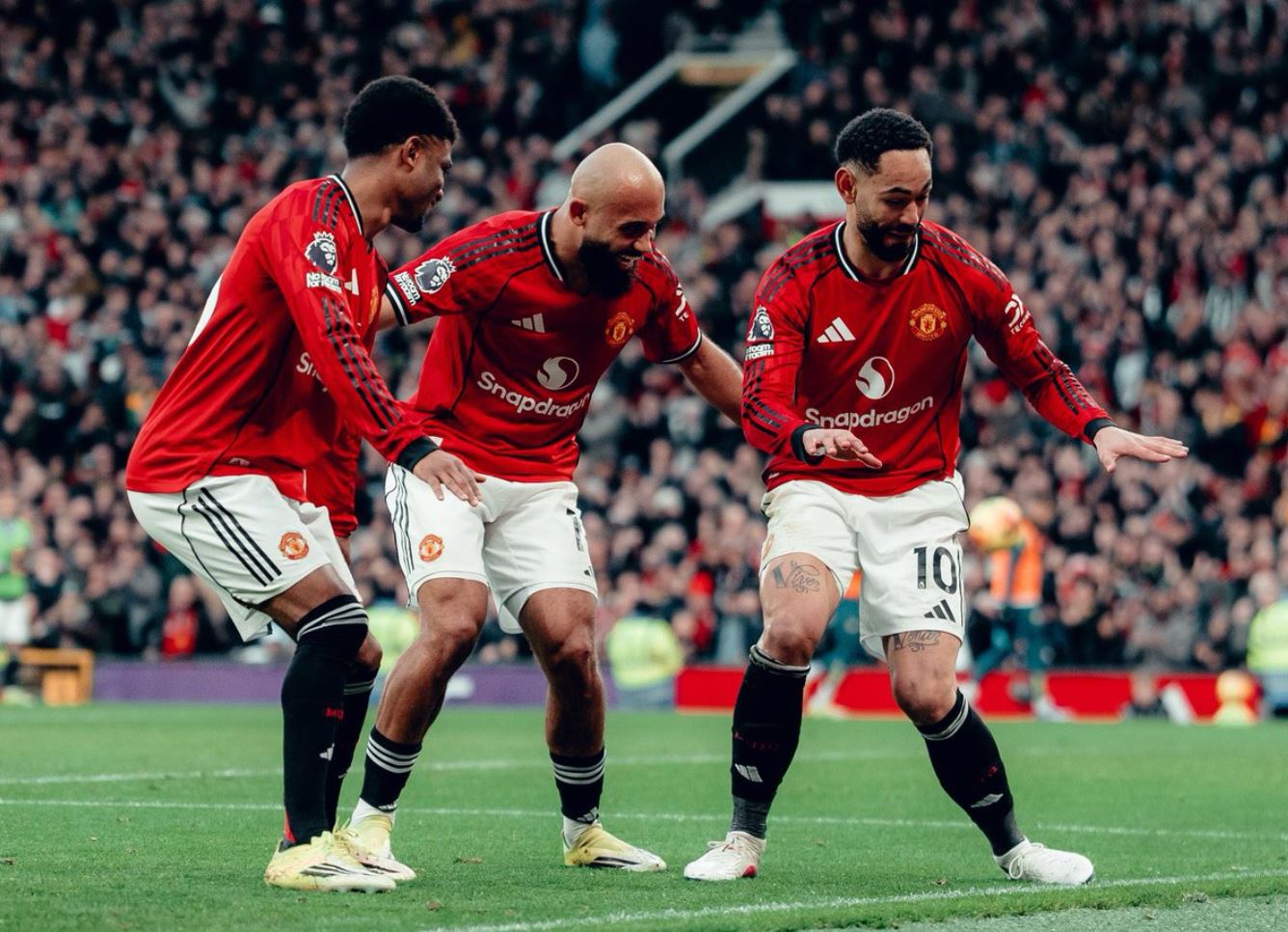 Σπουδαία νίκη στο τέλος για τη Γιουνάιτεντ, ισοπαλία για Φόρεστ και Πάλας στο «Σίτι Γκράουντ»