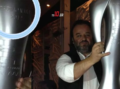 Όταν ο Μάριος Ηλιόπουλος πανηγύριζε με την κούπα του Ολυμπιακού το 2012