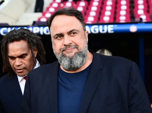 Στον Ρέντη ο Βαγγέλης Μαρινάκης – Τα λέει με Μεντιλίμπαρ και ποδοσφαιριστές