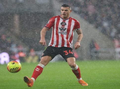 Καταλυτική απουσία & απόδραση από την Ιζμίτ