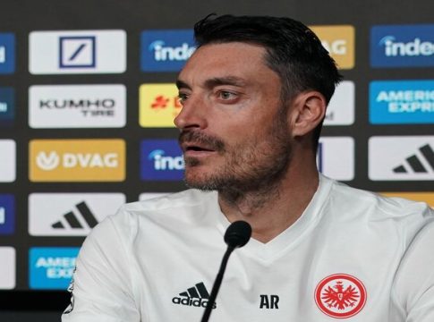 Ντεμπούτο Ριέρα & πιθανός συμβιβασμός