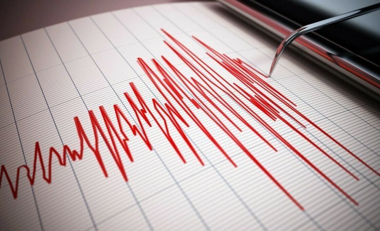 Ισχυρός σεισμός 4,9 Ρίχτερ στην Ανατολική Τουρκία (vid)