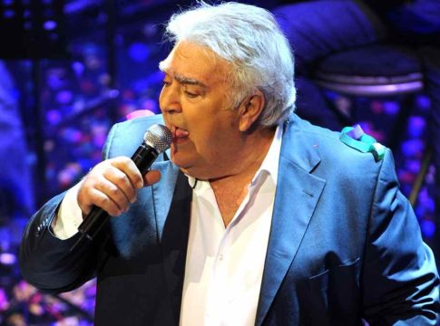 Πασχάλης Τερζής: Το νέο τραγούδι, η ξεκάθαρη στάση για το AI και η ζωή εκτός δημοσιότητας