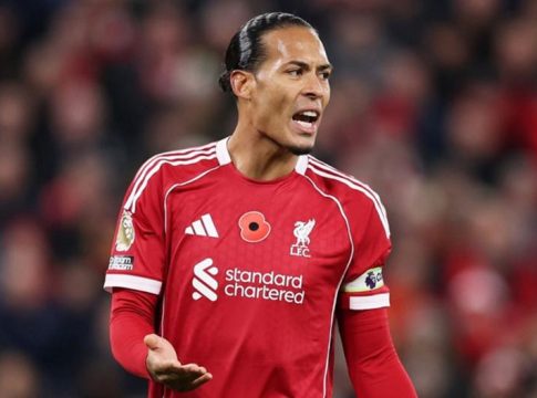 «Αυτό έχει σαν στόχο για διάδοχο του Φαν Ντάικ η Λίβερπουλ»