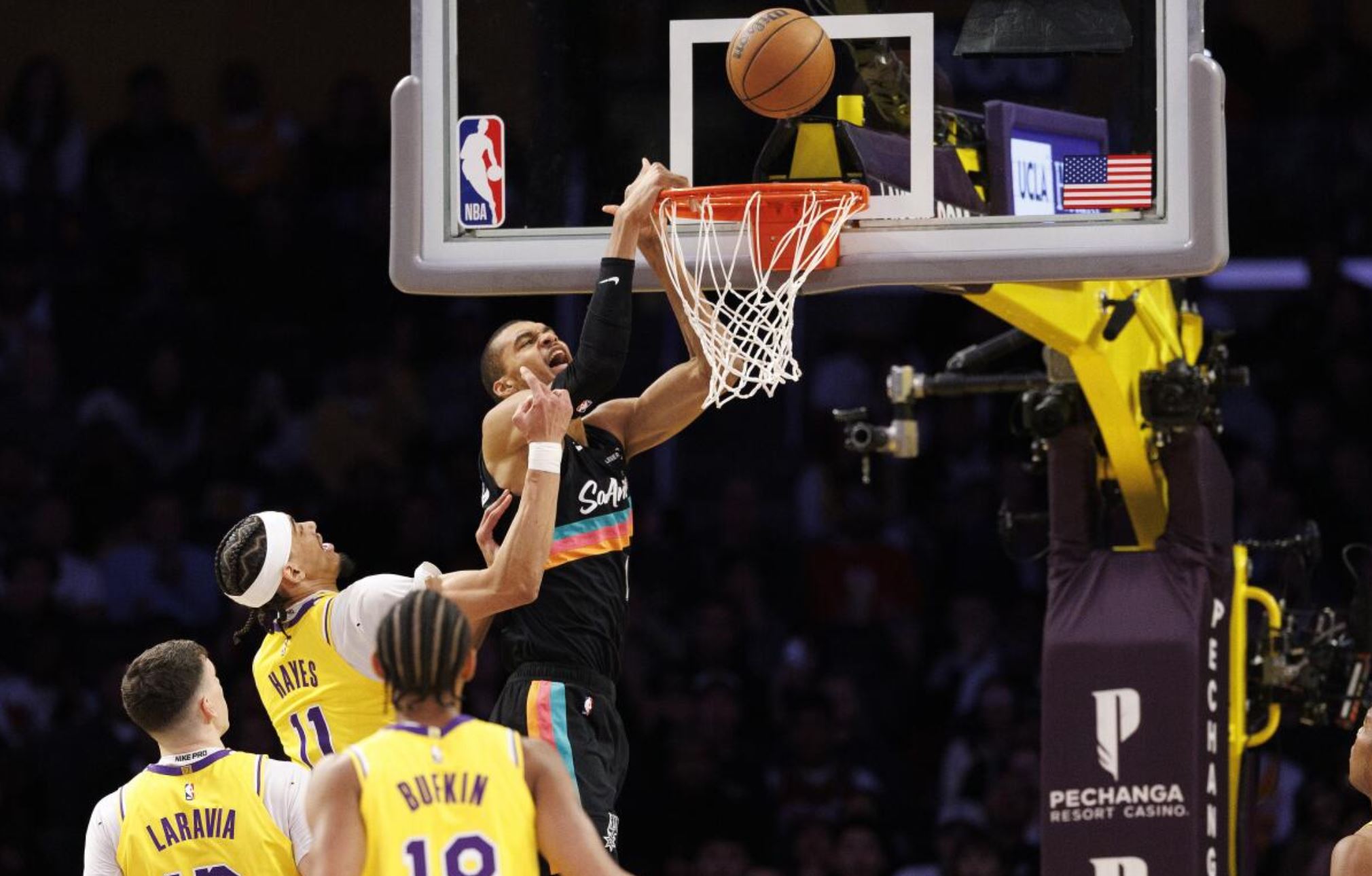 Ο Γουεμπανιάμα σάρωσε τους Λέικερς στο Λος Άντζελες – Τα αποτελέσματα του NBA (vids)