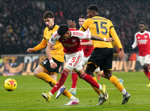 Γουλβς – Άρσεναλ 2-2: Σοκ από τον… Καλαφιόρι στο 94′!