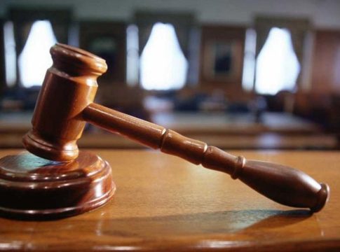 Καταπέλτης ο εισαγγελέας στη δίκη για τις υποκλοπές: Προτείνει την ενοχή των κατηγορουμένων