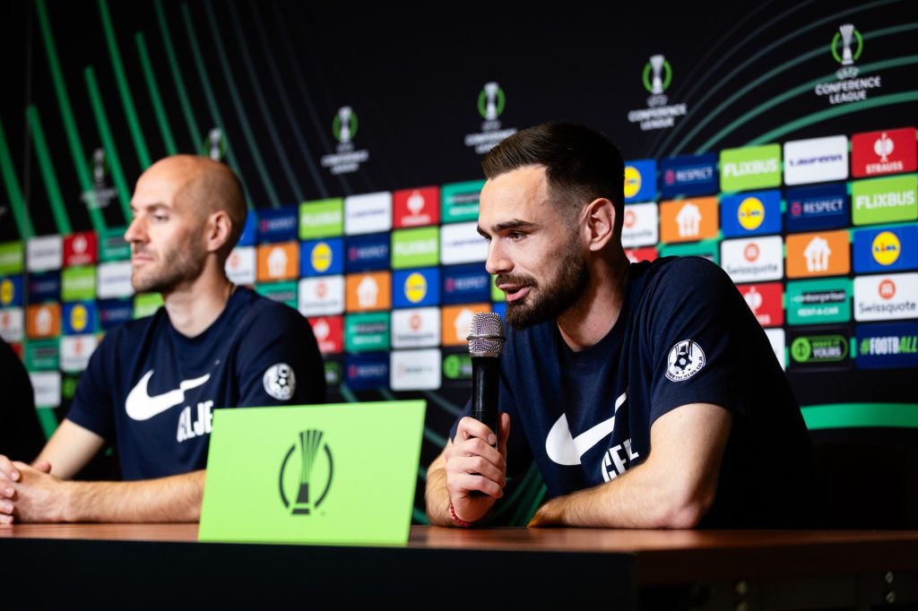 Μαέφσκι: «Παίζει διαφορετικά η ΑΕΚ σε σχέση με τον Οκτώβριο – Έχουν δέκα φορές μεγαλύτερη αξία από εμάς»