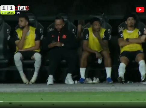 Έπος: Ο Ντεπάι κοίταζε το κινητό του την ώρα του αγώνα της Κορίνθιανς