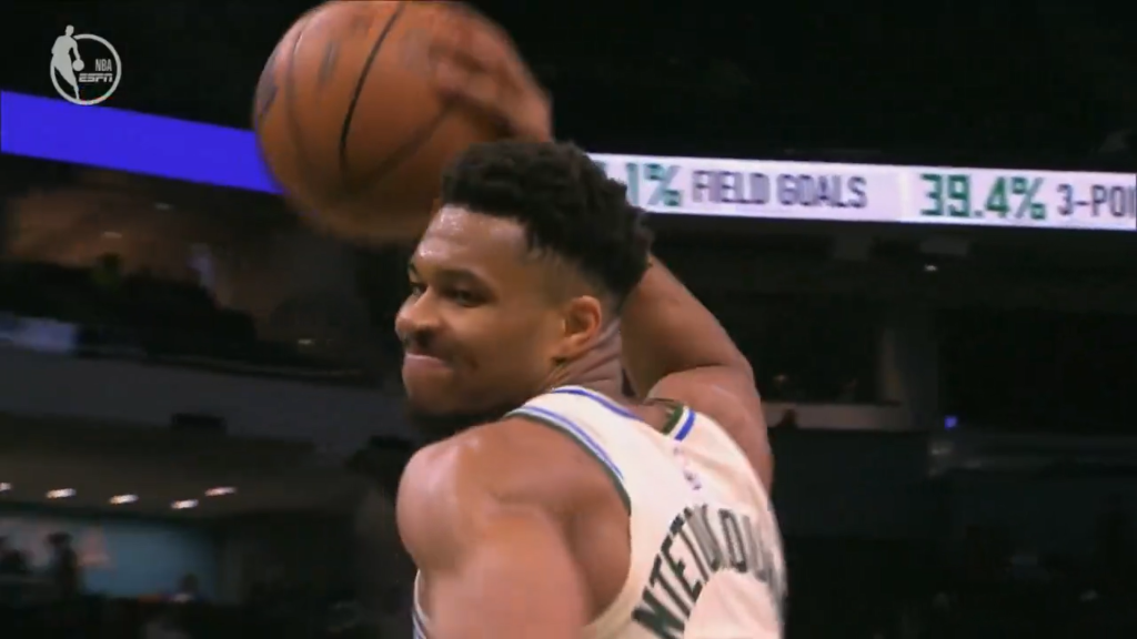 Εκνευρισμένος ο Αντετοκούνμπο: Πέταξε την μπάλα και τιμωρήθηκε με τεχνική ποινή στη νέα ήττα των Μπακς