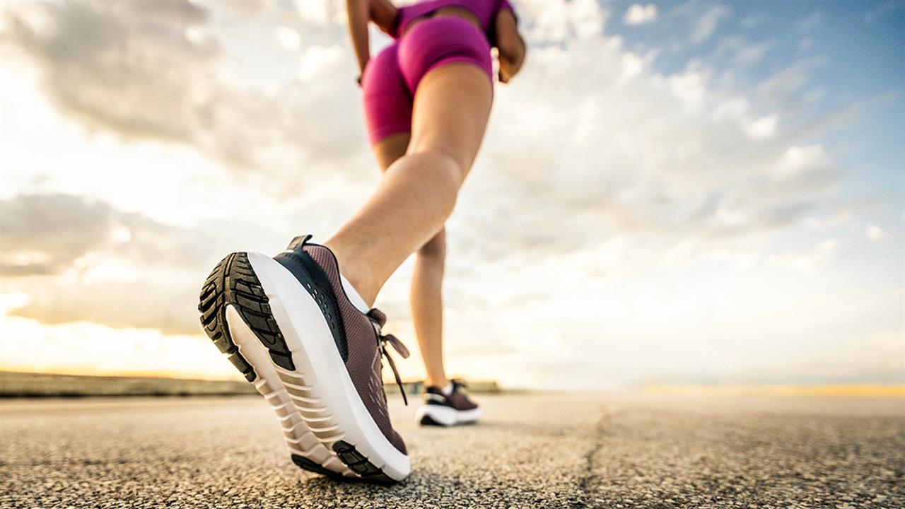 Τελικά τι ισχύει; – Με το τρέξιμο ή με το περπάτημα «καίμε» τις περισσότερες θερμίδες;