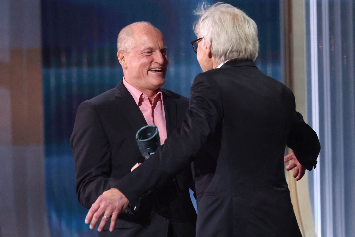 O Γούντι Χάρελσον έγινε φίλος με τον Χάρισον Φορντ εξαιτίας ενός τρίλεπτου ασταμάτητου γέλιου