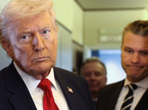 Ο Τραμπ «έχει υπ’ όψιν του» πιθανό διάδοχο του Χαμενεΐ – Δεν αποκλείει τη δολοφονία του νέου ηγέτη του Ιράν