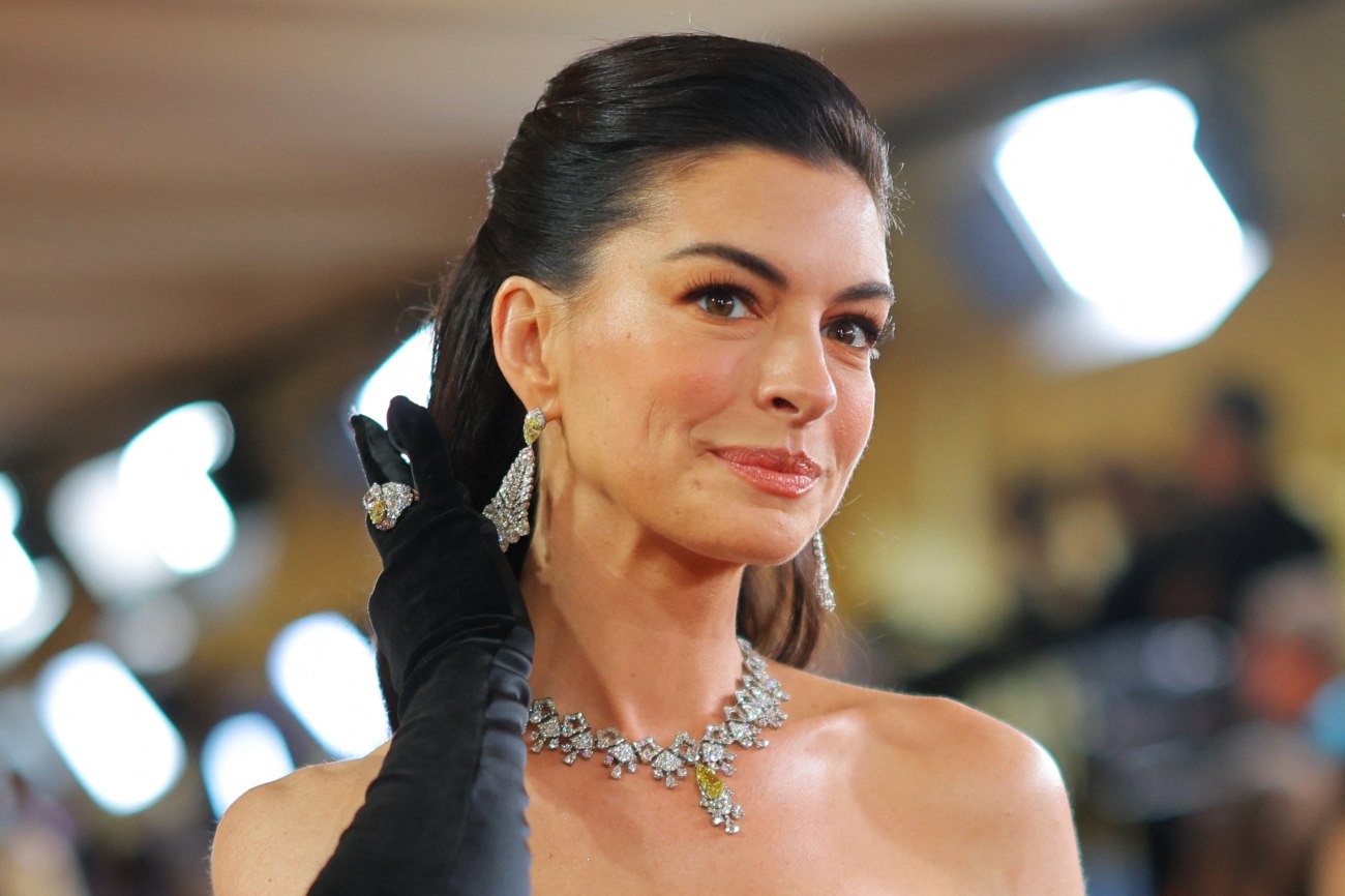 «Ένα red carpet δράμα»: Τιμοτέ Σαλαμέ, Ντέμι Μουρ και Αν Χάθαγουεϊ στις χειρότερες εμφανίσεις των Όσκαρ